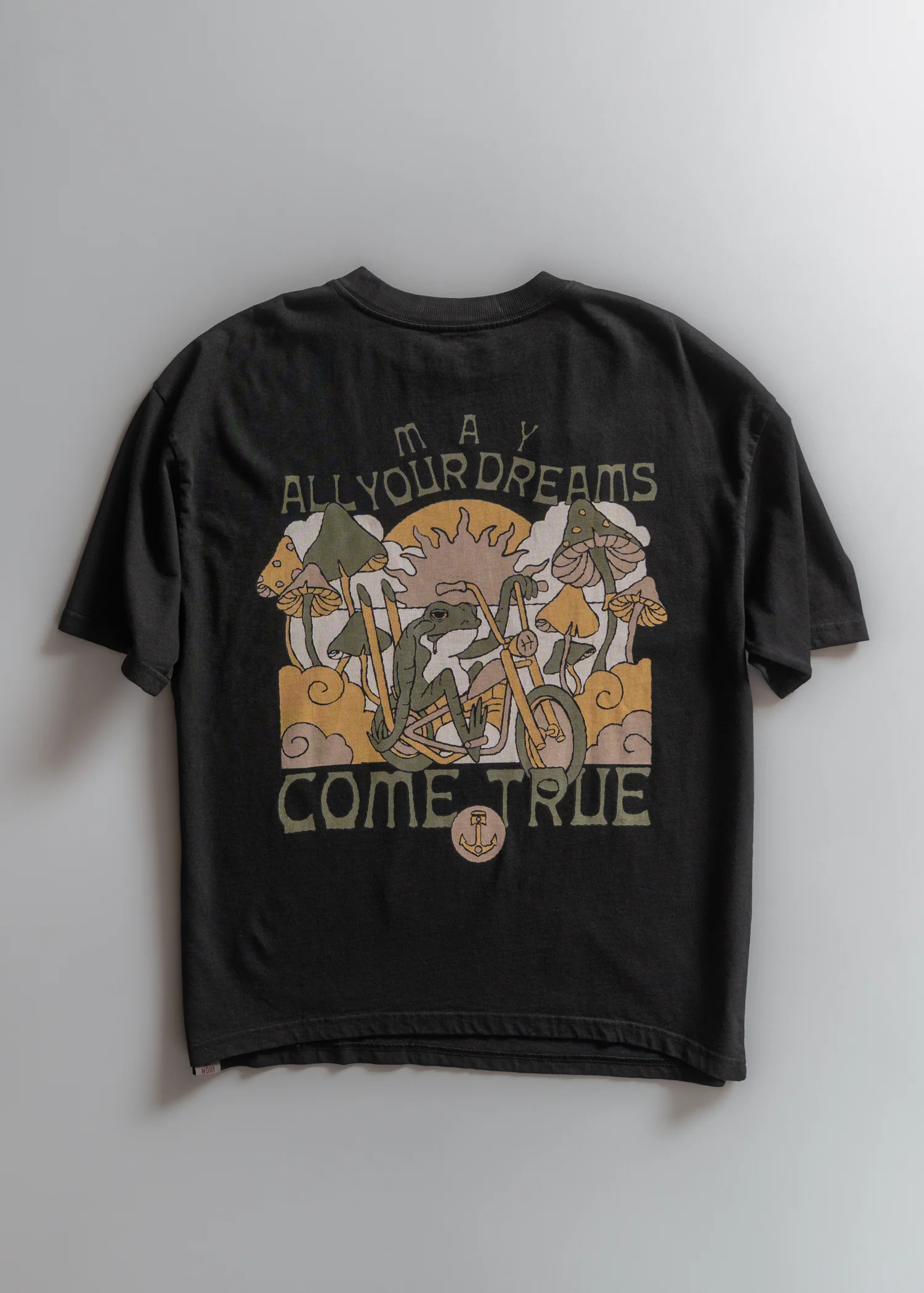 Mushroom dreams pocket tee